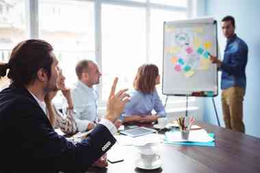 © WavebreakmediaMicro - Adobe Stock.com Meeting